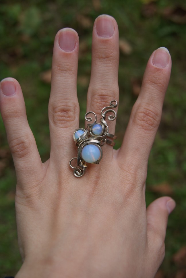 Moonstone Meaning and Benefits