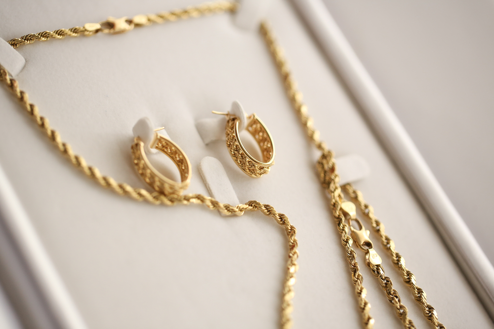 What Is Gold Vermeil Jewelry? Facts You Should Know Before Buying